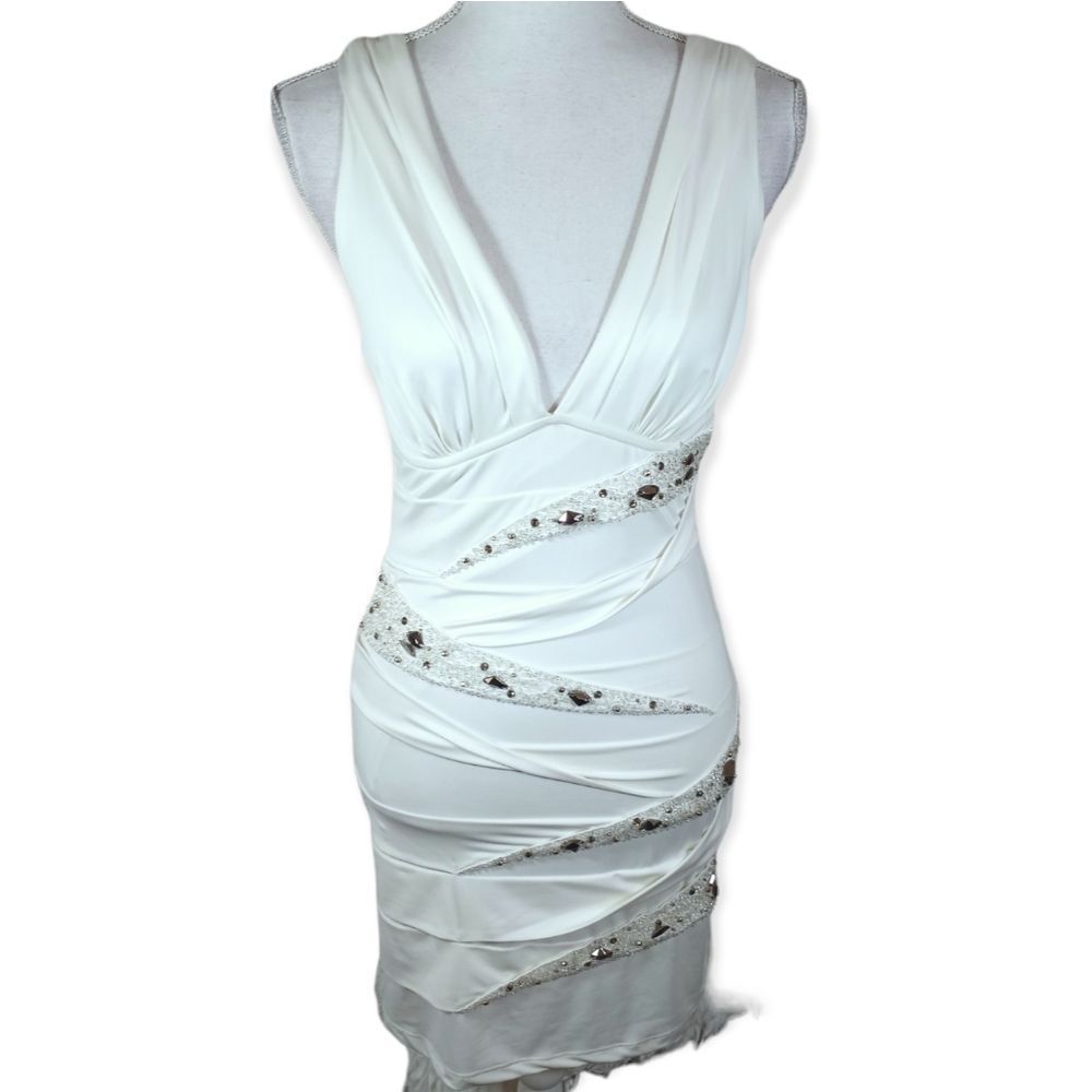 NIKIBIKI WHITE V-NECK BANDAGE BODYCON EMBELLISHED DRESS SZ.M EUC